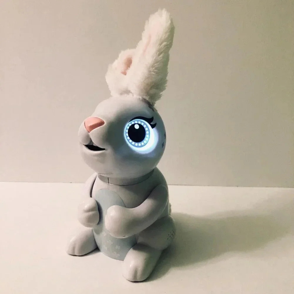 Spin Master Zoomer Hungry Bunnies Shreddy  White Interactive Bunny Rabbit